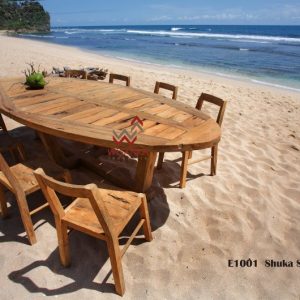 Shuka Sulur Wooden Dining Set